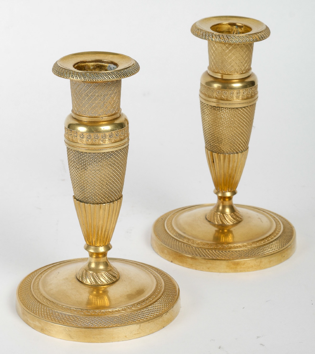 Pair Of Small Empire-era "ragot" Candlesticks In Chiseled And Gilt Bronze, C. 1805-1815-photo-3