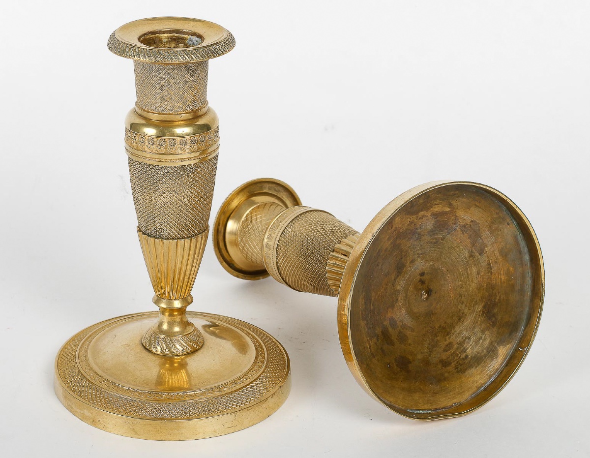 Pair Of Small Empire-era "ragot" Candlesticks In Chiseled And Gilt Bronze, C. 1805-1815-photo-2