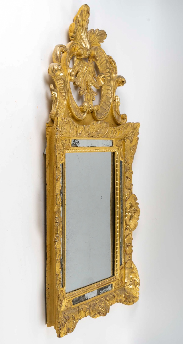 A Fine Regence Period Giltwood Mirror With Pierced Pediment, C. 1715–1723-photo-3