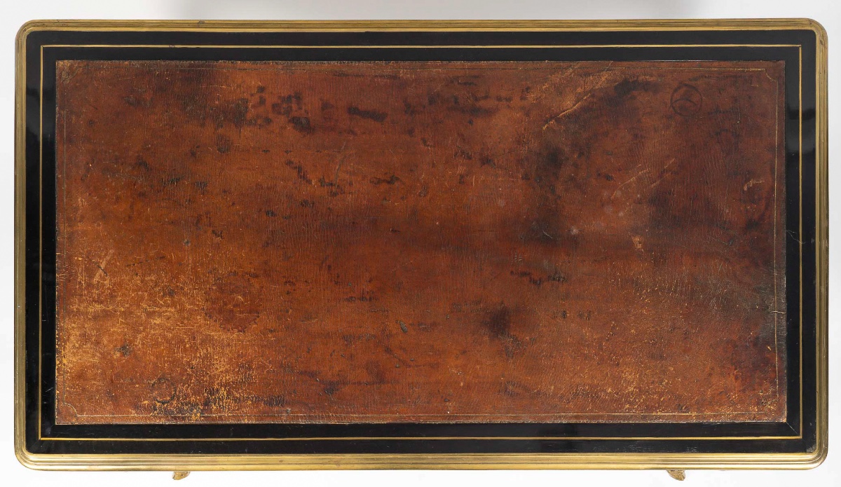 French Regence Period Black Lacquered Flat Desk With Gilt Brass Inlay, C. 1715–1723-photo-2