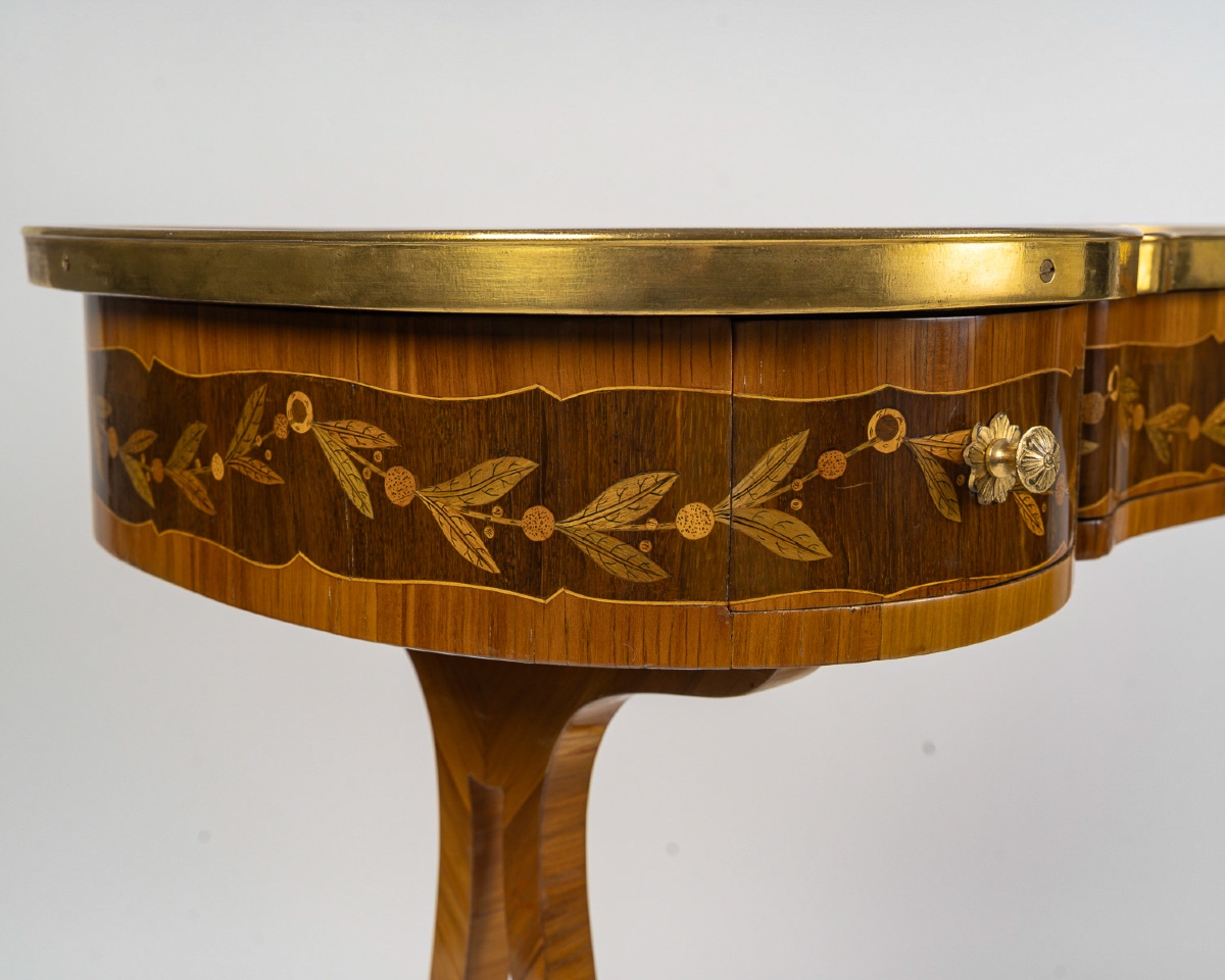 André-Louis Gilbert (1746–1809) – Table écritoire à marqueterie de chasse, vers 1775-photo-1