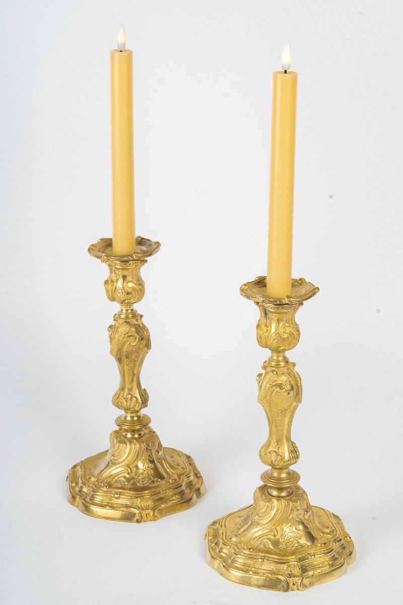 Paire de flambeaux en bronze doré style Rocaille, Palais Ducal de Nevers vers 1800-1820-photo-3