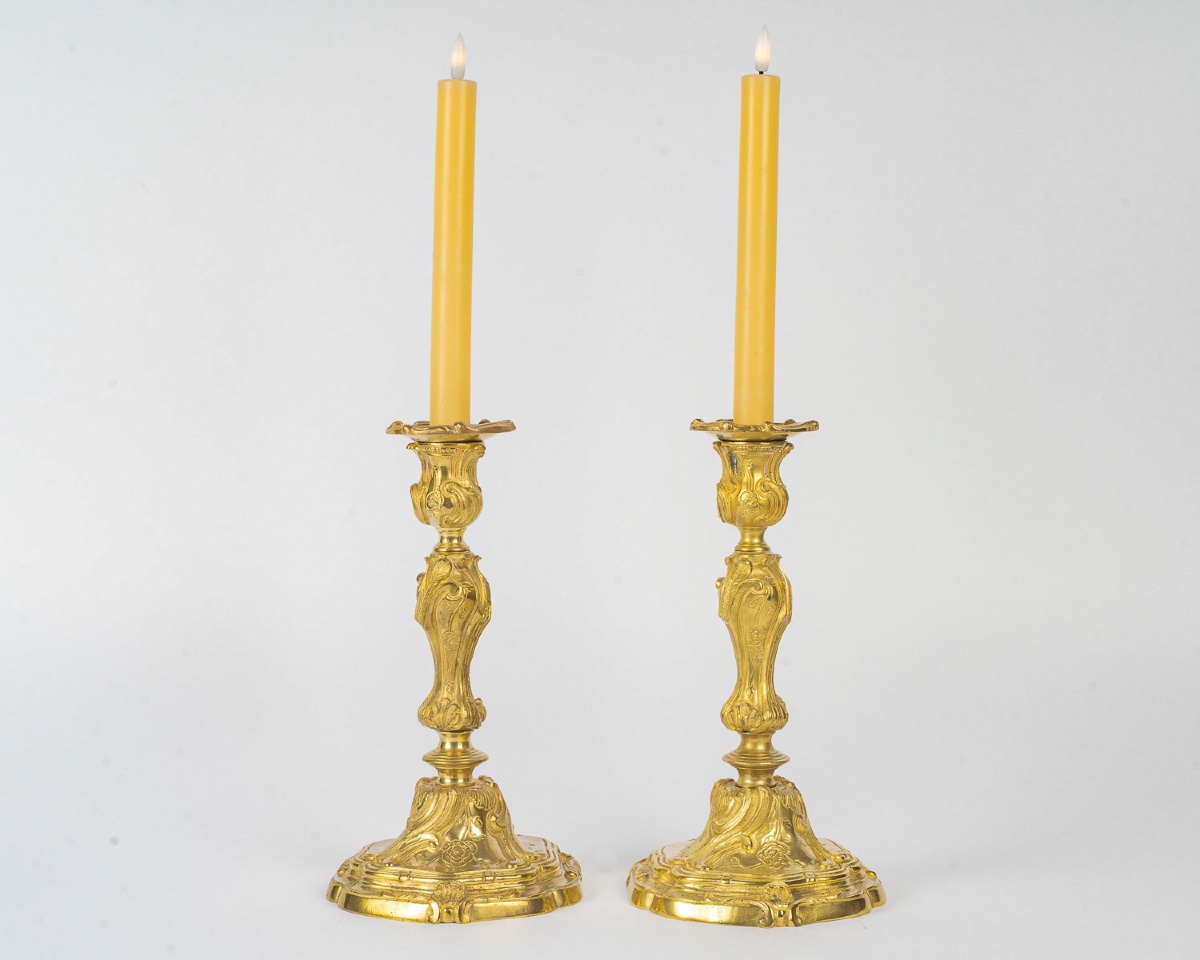 Paire de flambeaux en bronze doré style Rocaille, Palais Ducal de Nevers vers 1800-1820-photo-4