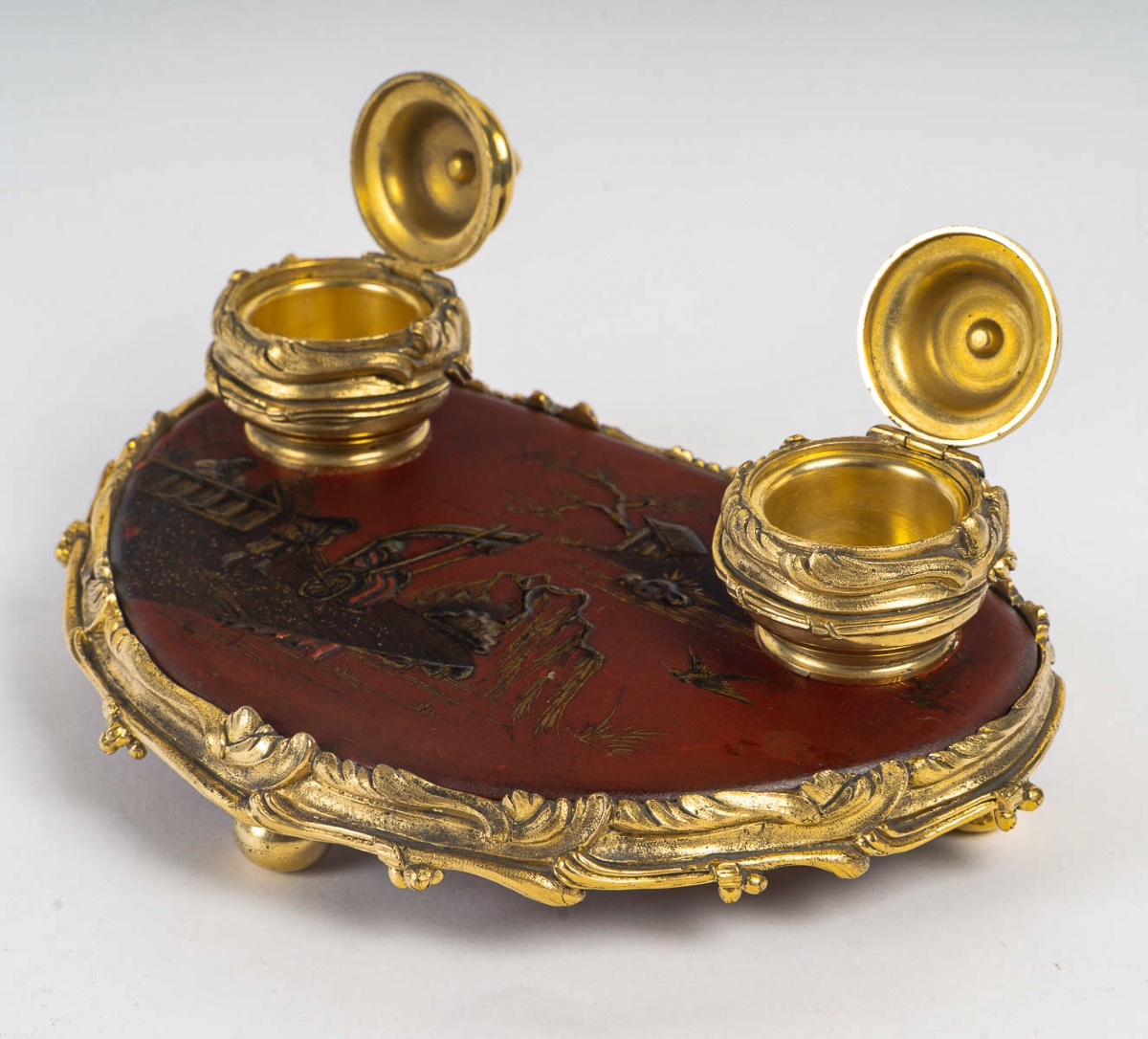 Encrier de bureau à monture en bronze et plaque de Vernis Martin époque époque Napoléon III-photo-3