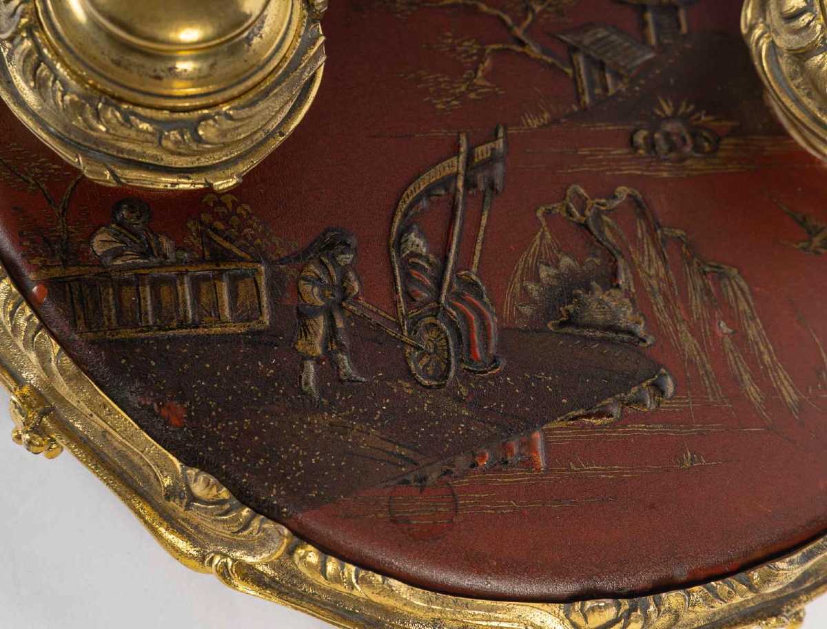Encrier de bureau à monture en bronze et plaque de Vernis Martin époque époque Napoléon III-photo-1