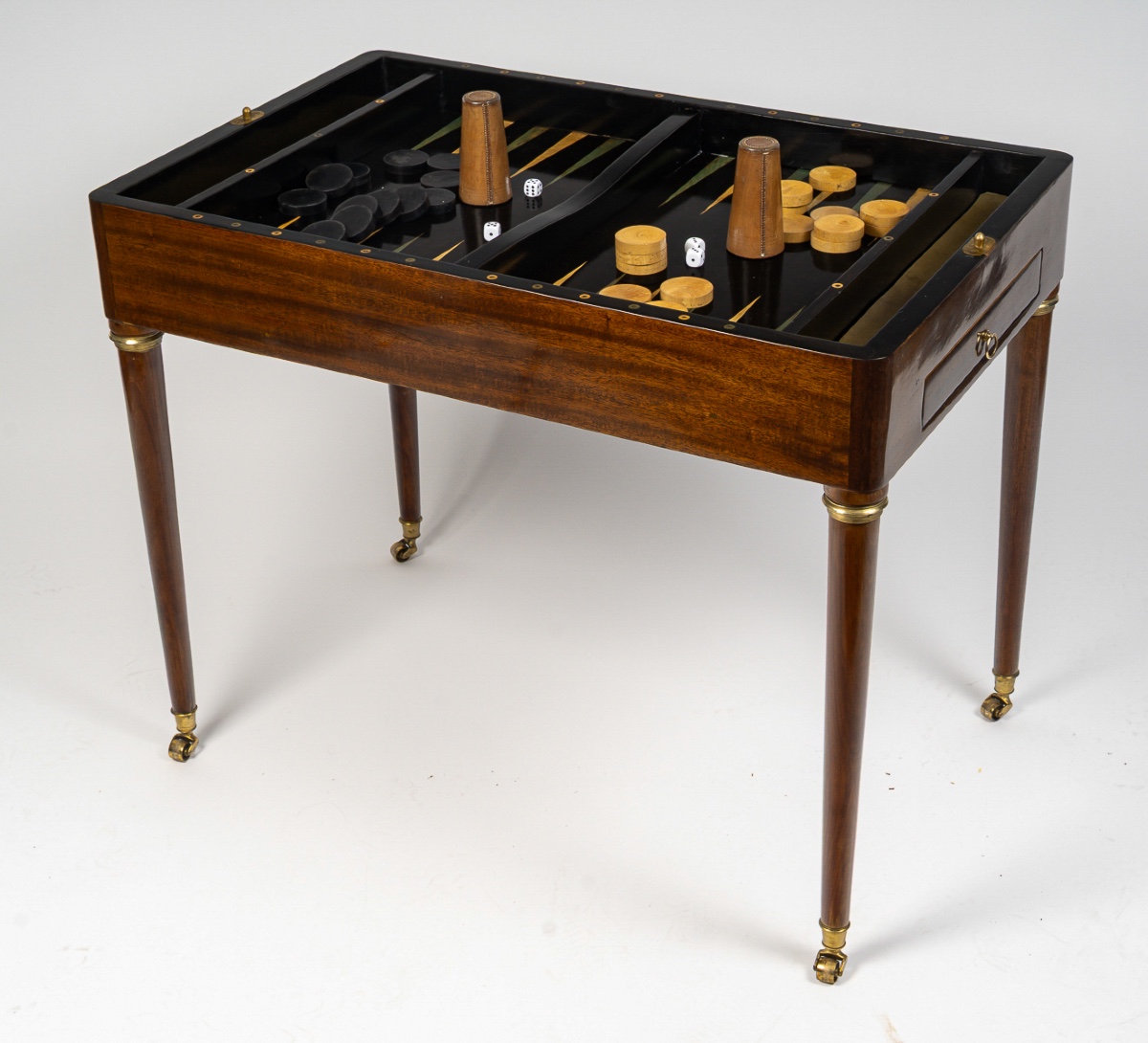 Table à jeux formant bureau en acajou et marqueterie travail français de la fin du 18eme siècle-photo-1