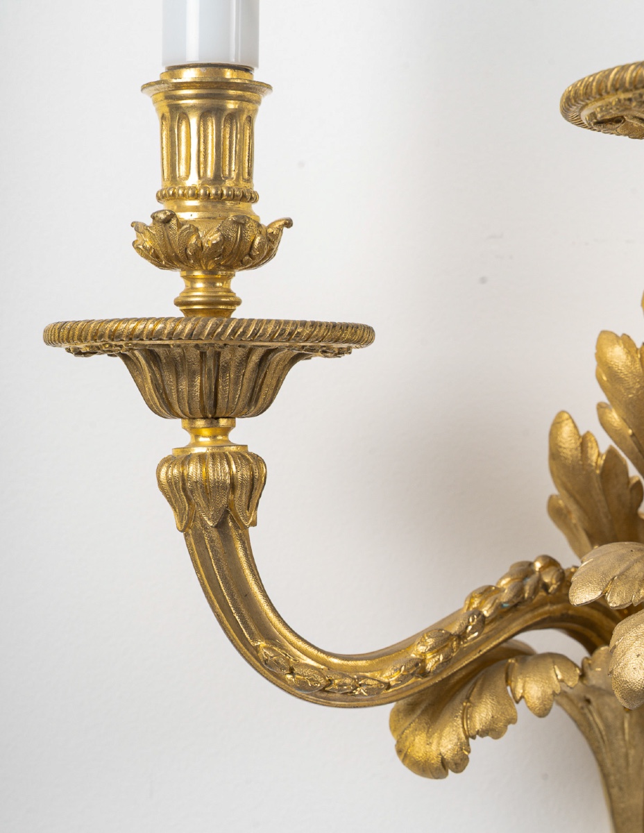 Paire d’appliques de style Louis XVI en bronze ciselé et doré vers 1850-1870-photo-2