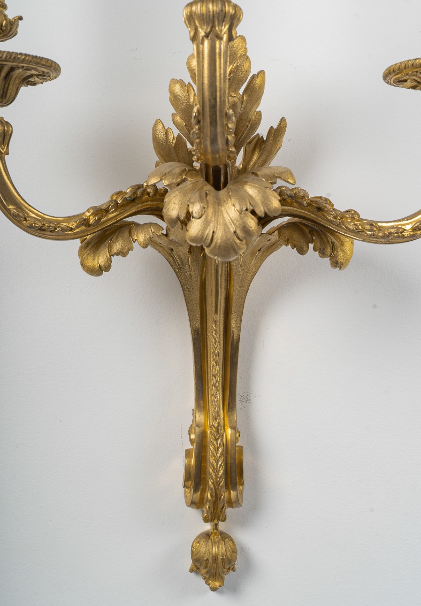 Paire d’appliques de style Louis XVI en bronze ciselé et doré vers 1850-1870-photo-3