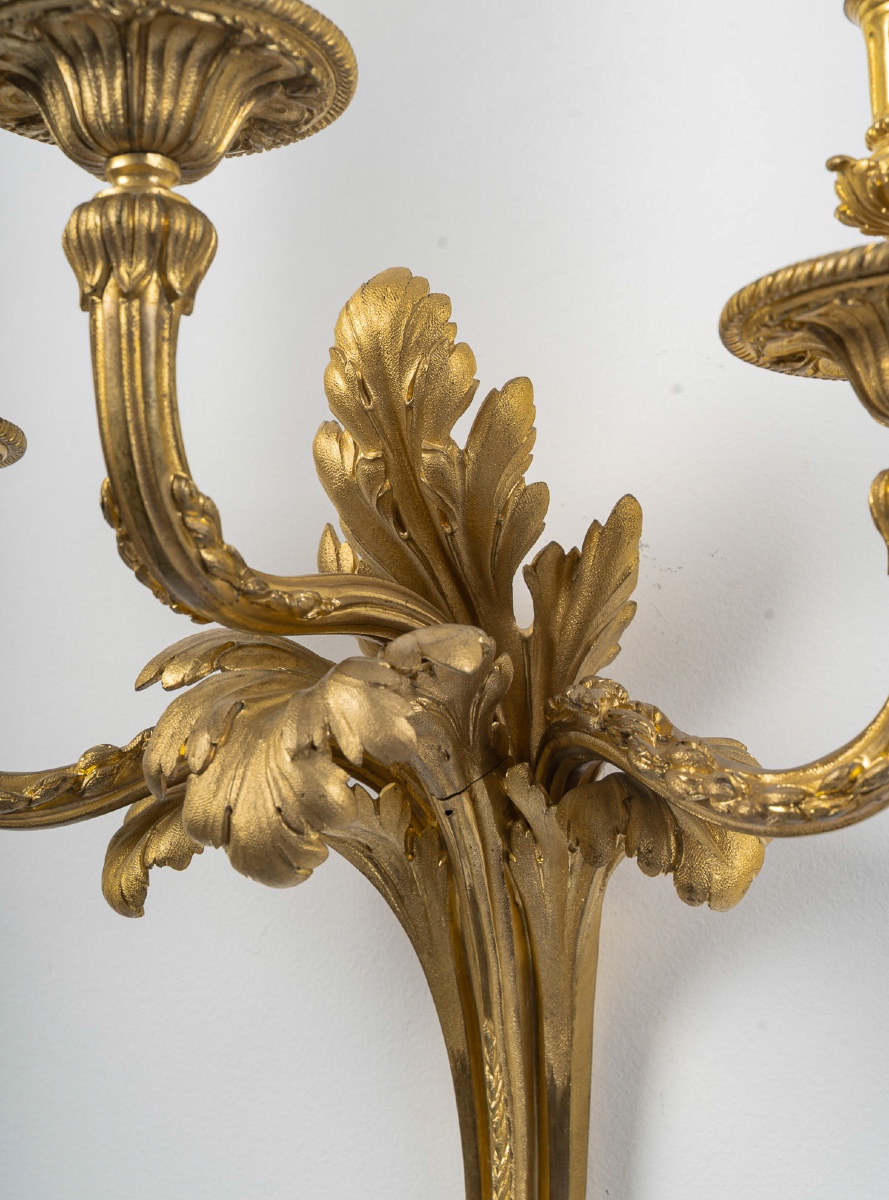 Paire d’appliques de style Louis XVI en bronze ciselé et doré vers 1850-1870-photo-2