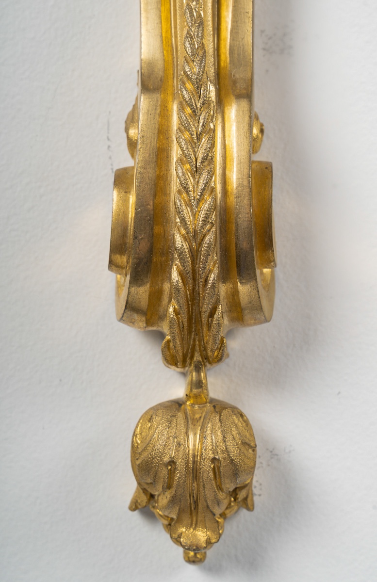 Paire d’appliques de style Louis XVI en bronze ciselé et doré vers 1850-1870-photo-4
