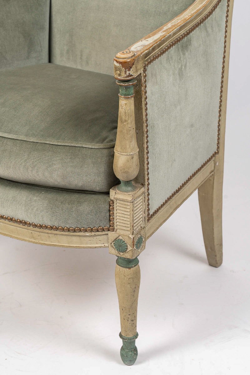Une Bergère en hêtre laqué d’époque Directoire (1795-1799)-photo-2