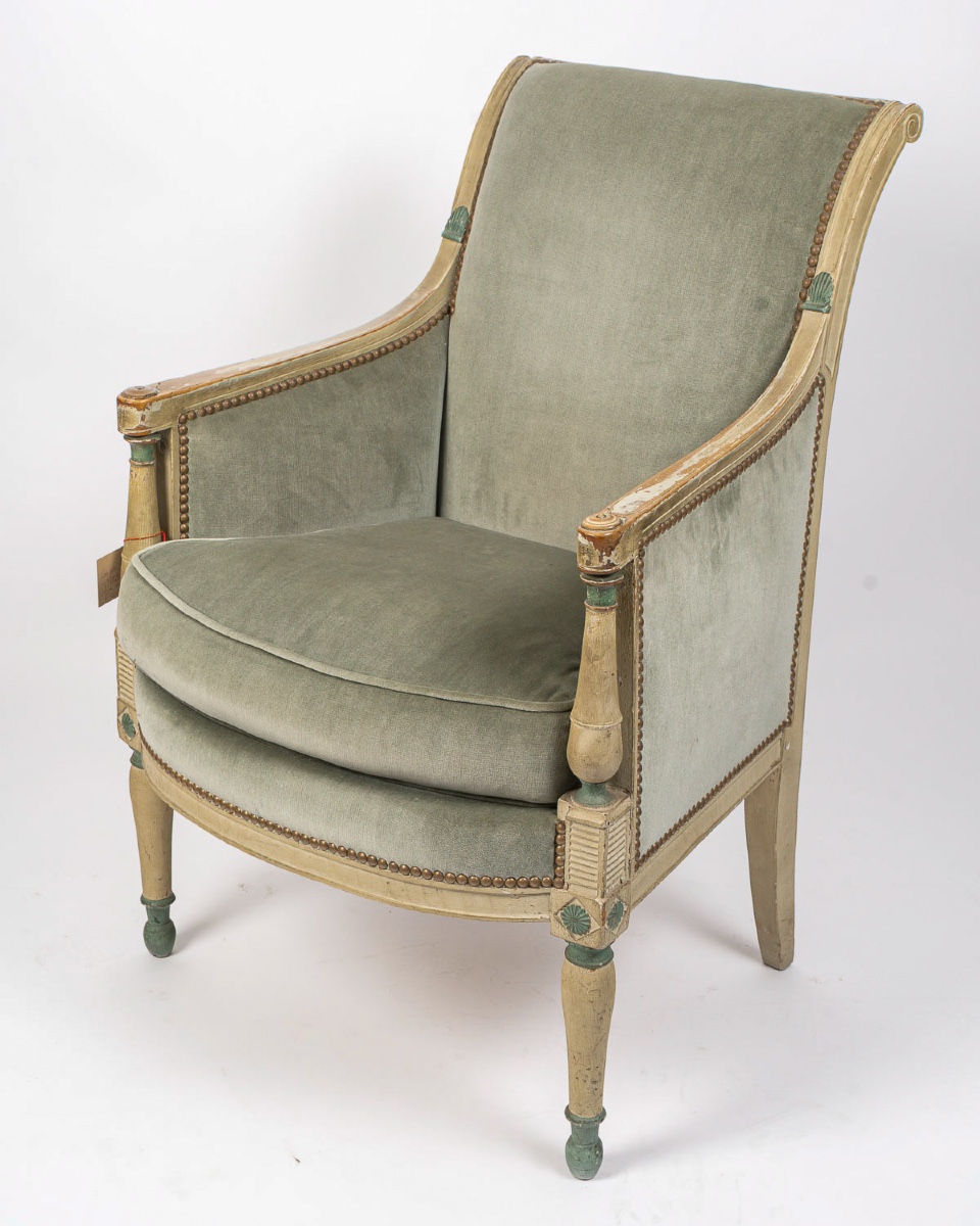 Une Bergère en hêtre laqué d’époque Directoire (1795-1799)