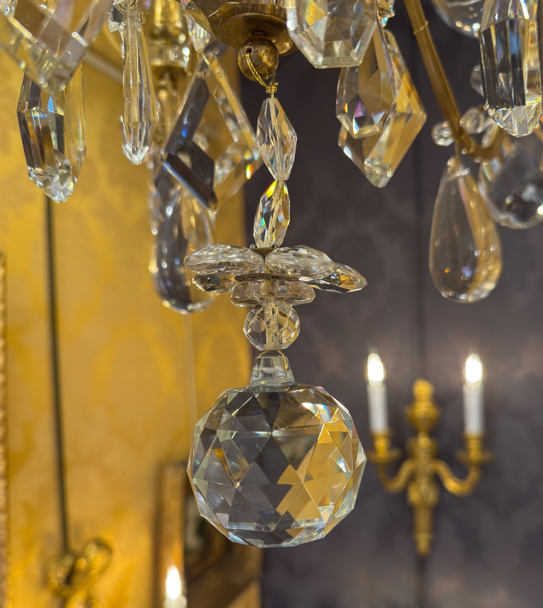 Lustre cage torsadé en bronze doré et cristal taillé, Maison Baguès vers 1920-photo-2