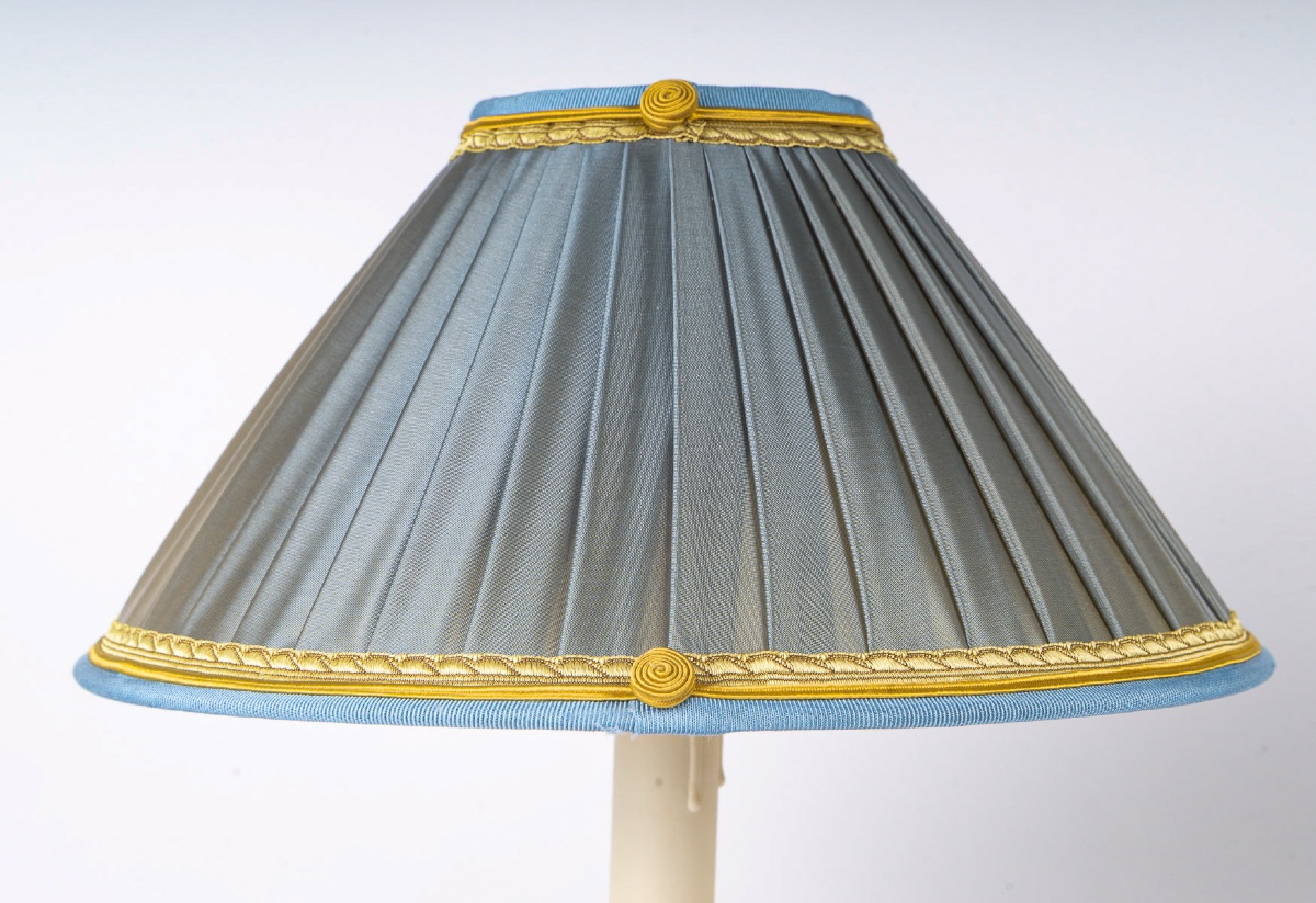 Paire de flambeaux en bronze doré style Louis XVI, montés en lampes, vers 1820-1850-photo-2