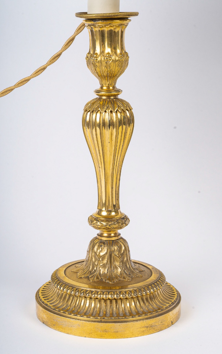 Paire de flambeaux en bronze doré style Louis XVI, montés en lampes, vers 1820-1850-photo-3