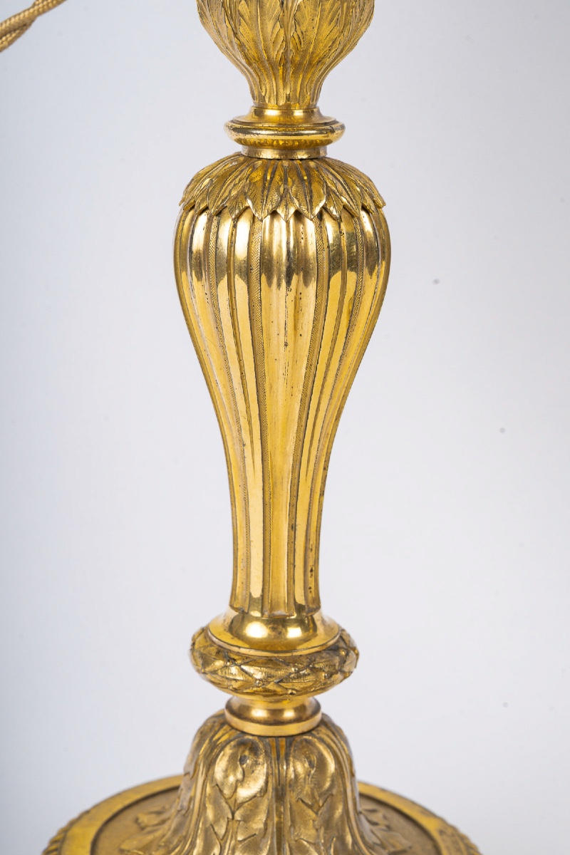 Paire de flambeaux en bronze doré style Louis XVI, montés en lampes, vers 1820-1850-photo-1