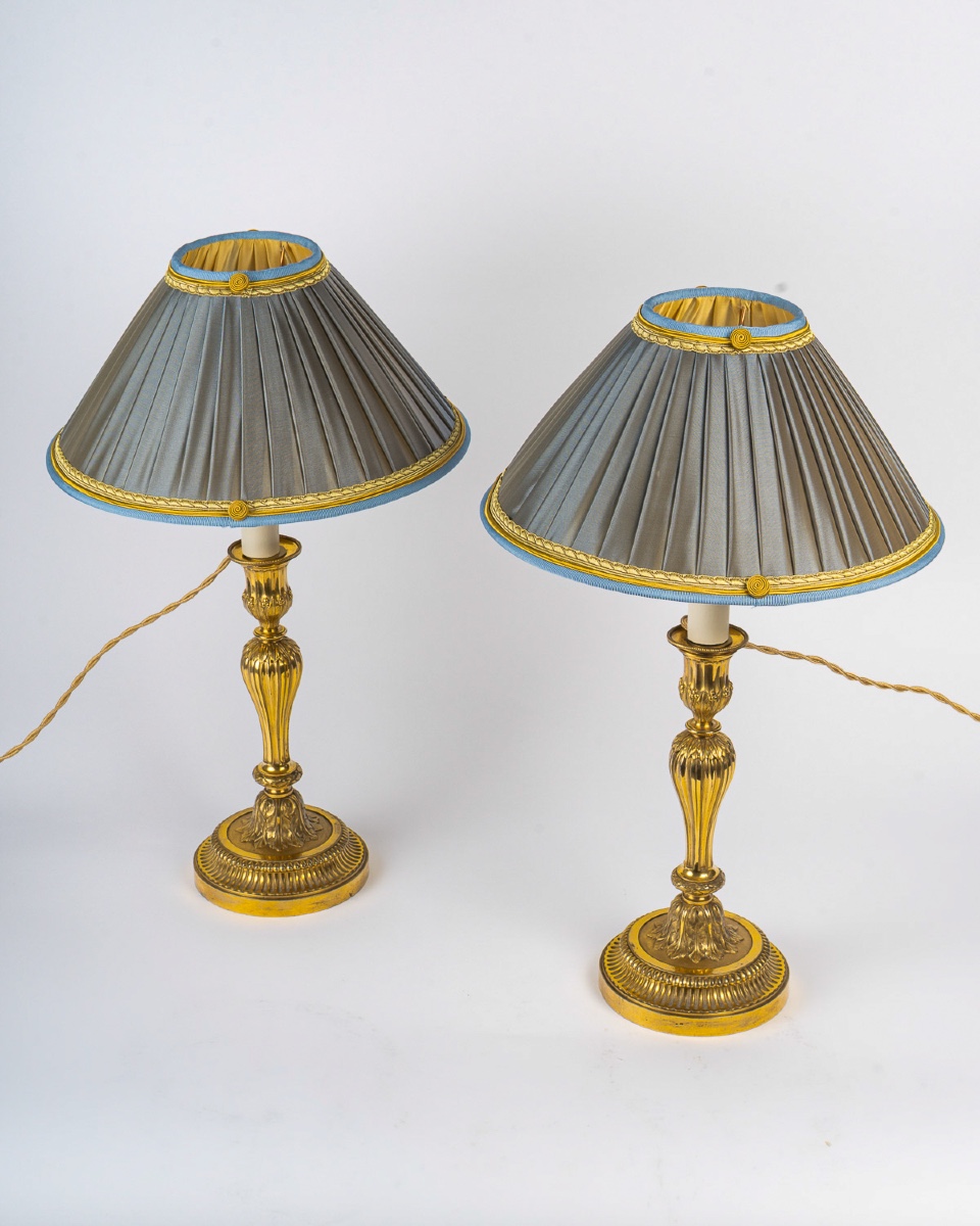 Paire de flambeaux en bronze doré style Louis XVI, montés en lampes, vers 1820-1850-photo-3