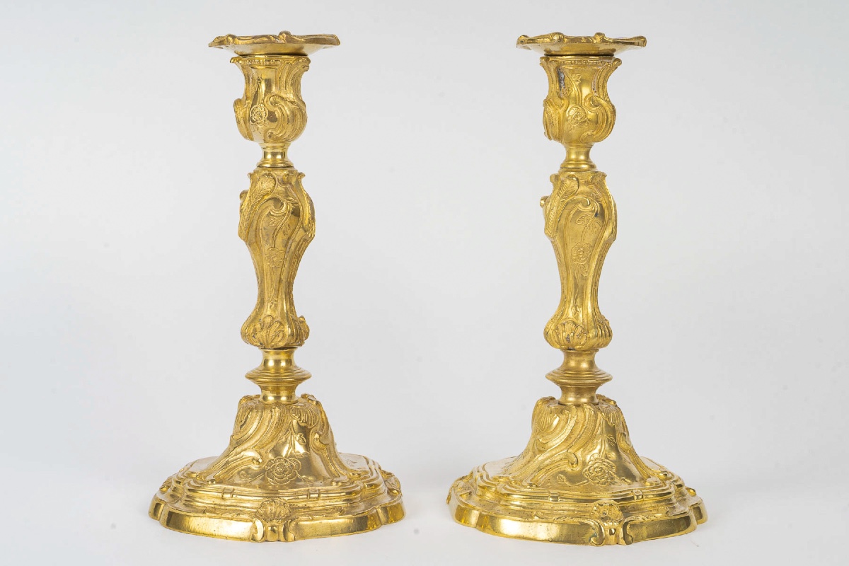 A Pair Of Rocaille-style Gilt Bronze Flambeaux, Mounted As Lamps, Palais Ducal De Nevers-photo-3