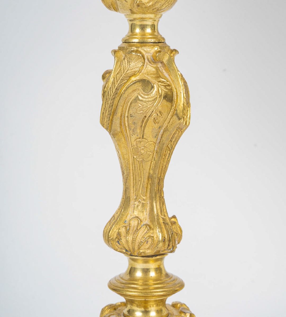 A Pair Of Rocaille-style Gilt Bronze Flambeaux, Mounted As Lamps, Palais Ducal De Nevers-photo-1