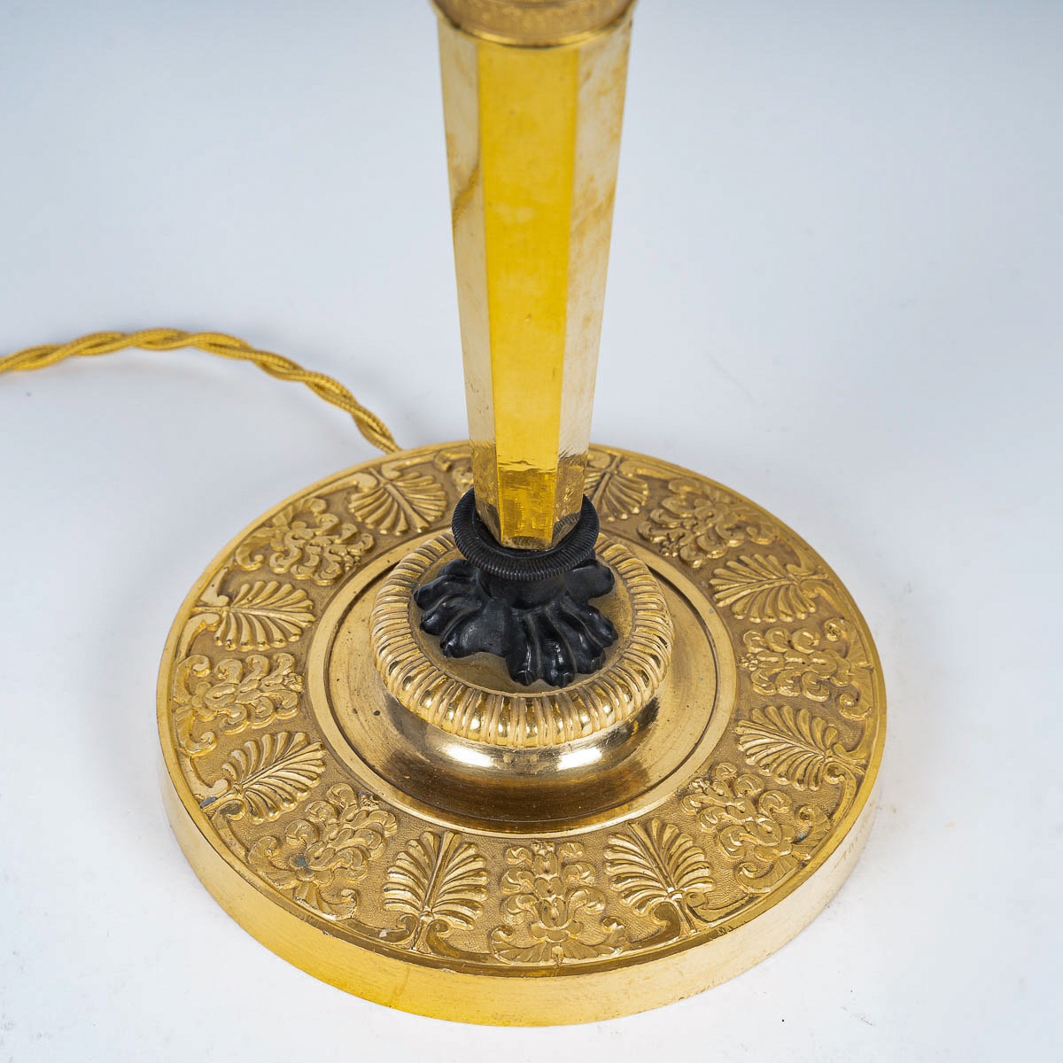 Paire de flambeaux Aux Merveilleuses montée en lampes attribuée à Claude Galle vers 1810-photo-1