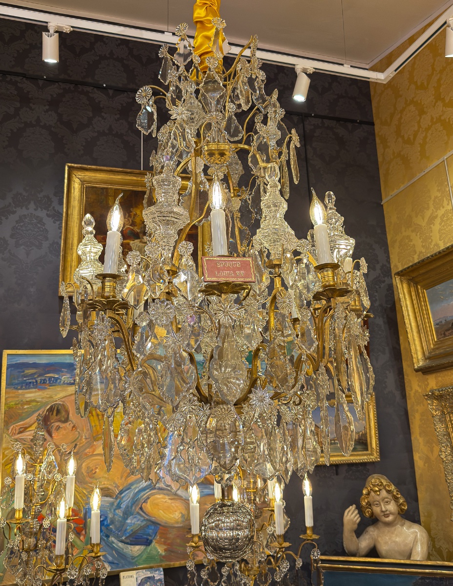 Important Louis XV Period Gilt-bronze And Cut-crystal Chandelier, C. 1760-photo-7