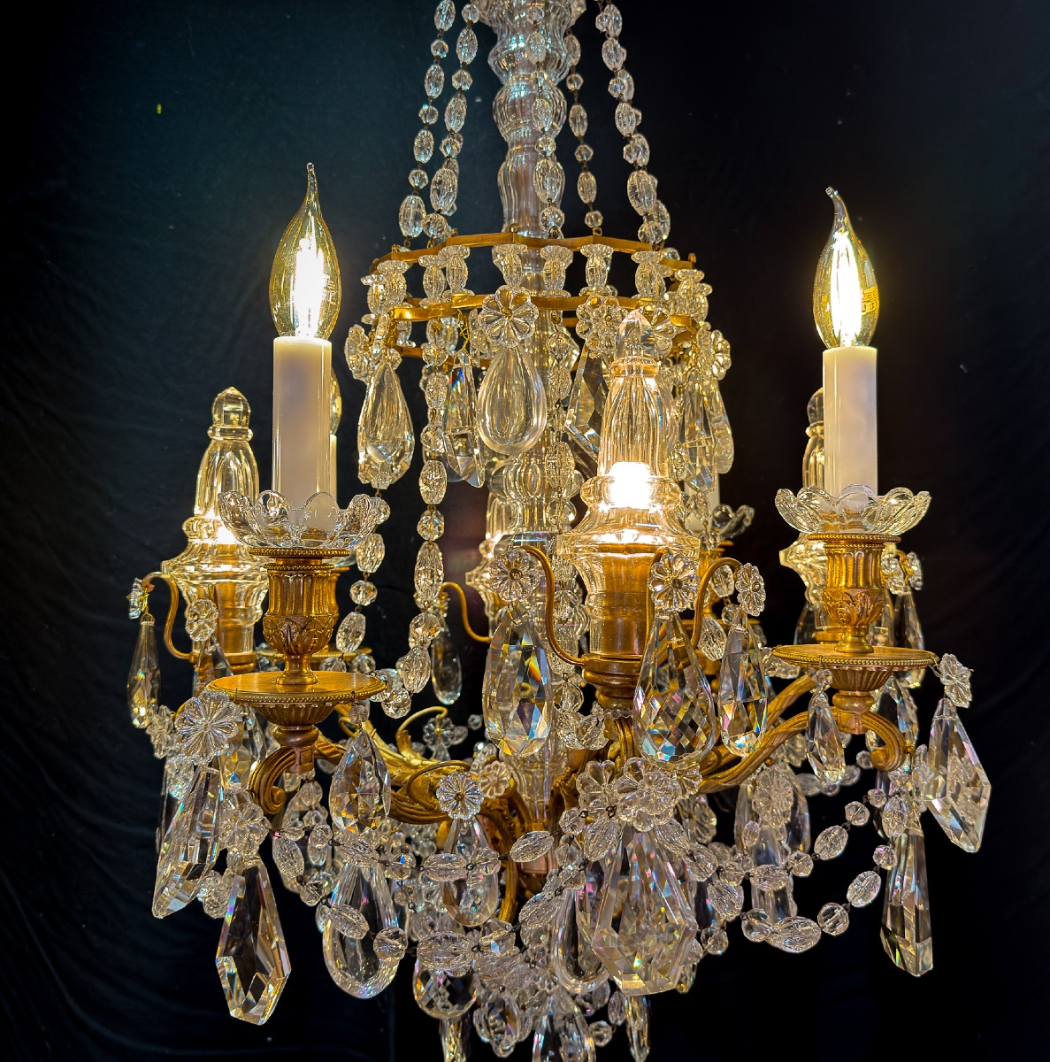 Lustre Marie-Antoinette, style Louis XVI en bronze ciselé et doré, cristal signé Baccarat-photo-1