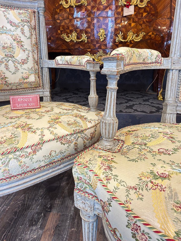 Série de quatre fauteuils en cabriolet d’époque Louis XVI en hêtre laqué vers 1780-photo-3