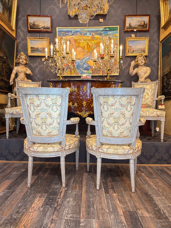 Série de quatre fauteuils en cabriolet d’époque Louis XVI en hêtre laqué vers 1780-photo-3