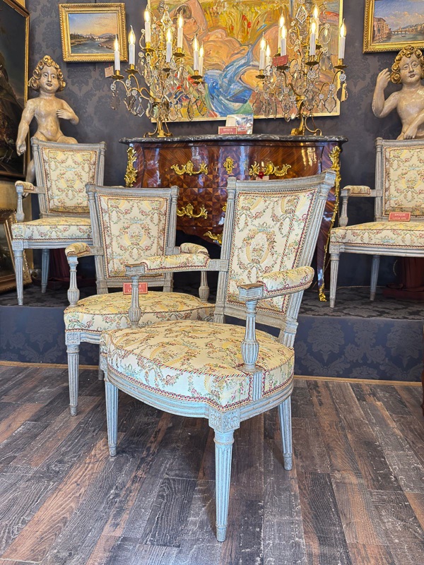 Série de quatre fauteuils en cabriolet d’époque Louis XVI en hêtre laqué vers 1780-photo-4