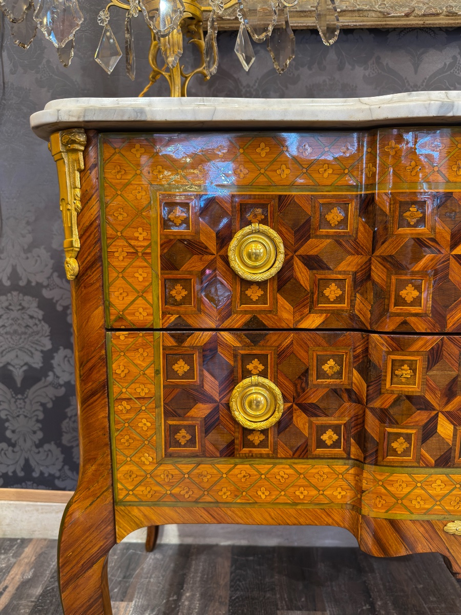 Leonard Boudin Maitre en 1761 Commode en marqueterie d’époque Transition Louis XV-Louis XVI-photo-4