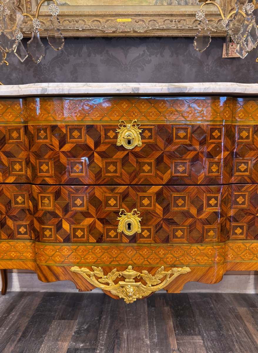 Leonard Boudin Maitre en 1761 Commode en marqueterie d’époque Transition Louis XV-Louis XVI-photo-1