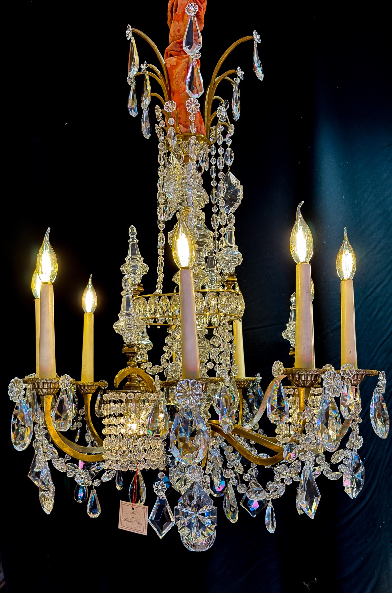 Lustre Louis XVI « Marie-Antoinette » en bronze ciselé et doré, style Maison Baguès, vers 1920