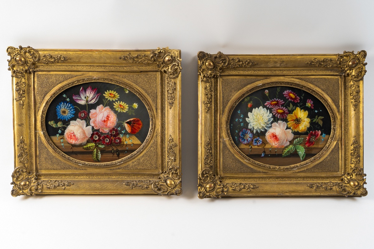 Pair Of Oval Reverse Glass Paintings With Flower Bouquets, Gilded Frames, 19th Century