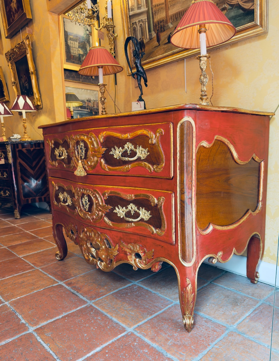 Louis XV Period Carved And Parcel-gilt Red Lacquered Walnut Bombé "sauteuse" Commode, Provence-photo-4