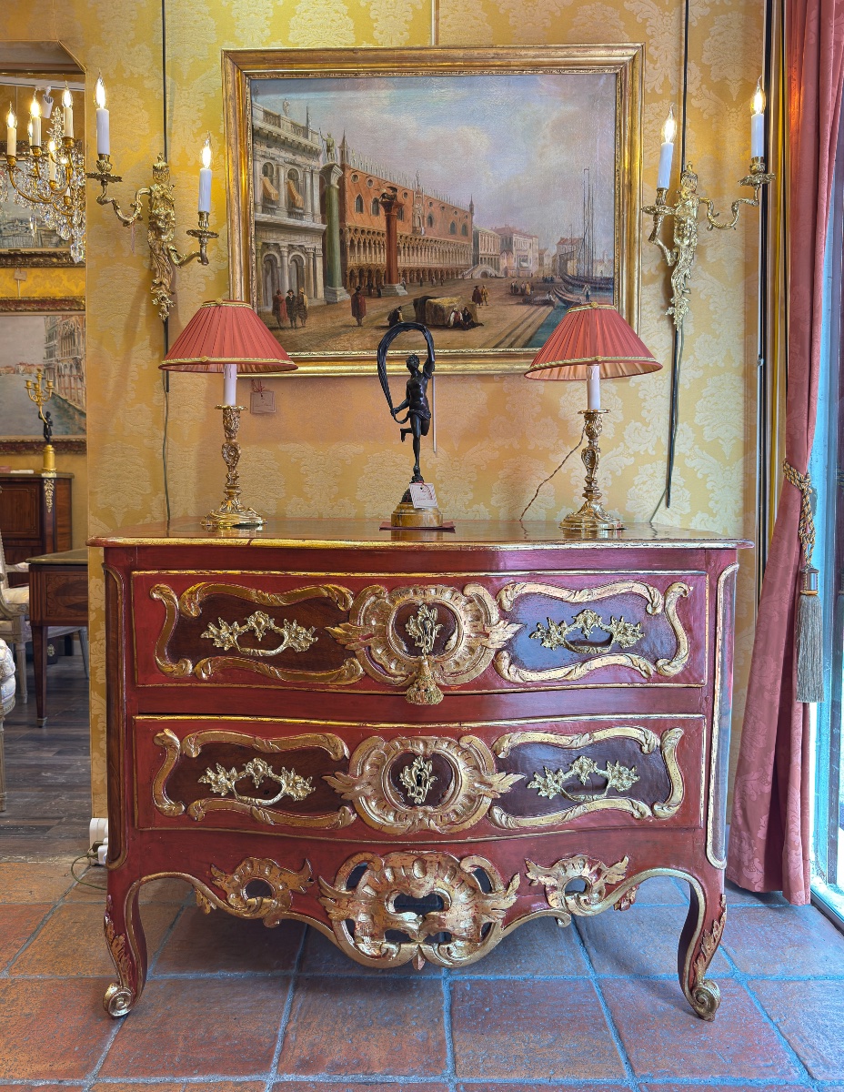 Louis XV Period Carved And Parcel-gilt Red Lacquered Walnut Bombé "sauteuse" Commode, Provence-photo-5