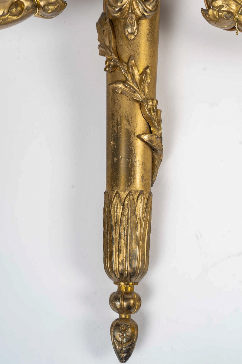 Paire d'appliques en bronze doré à têtes de bélier, style Louis XVI vers 1850-1870-photo-1