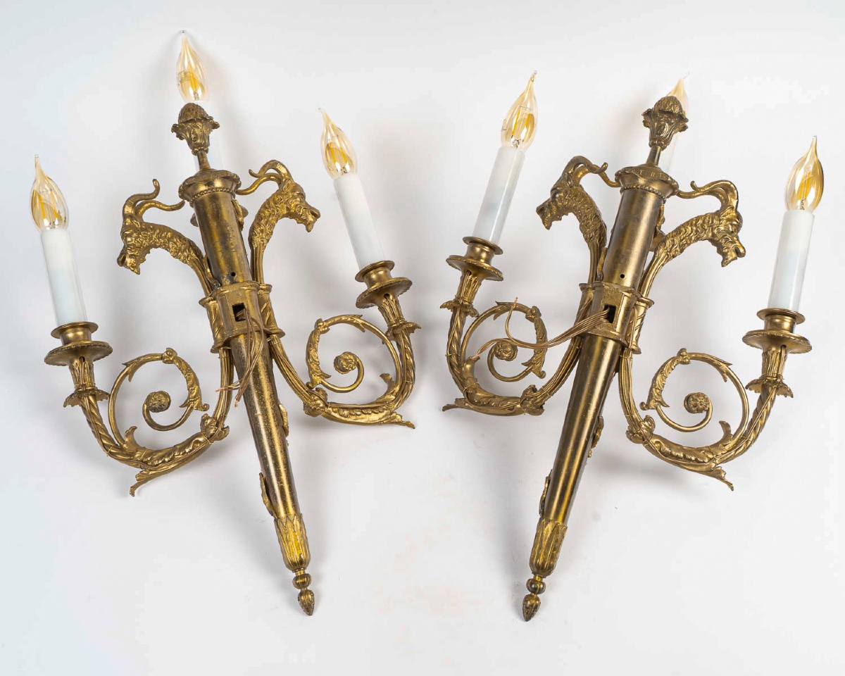 Paire d'appliques en bronze doré à têtes de bélier, style Louis XVI vers 1850-1870-photo-5