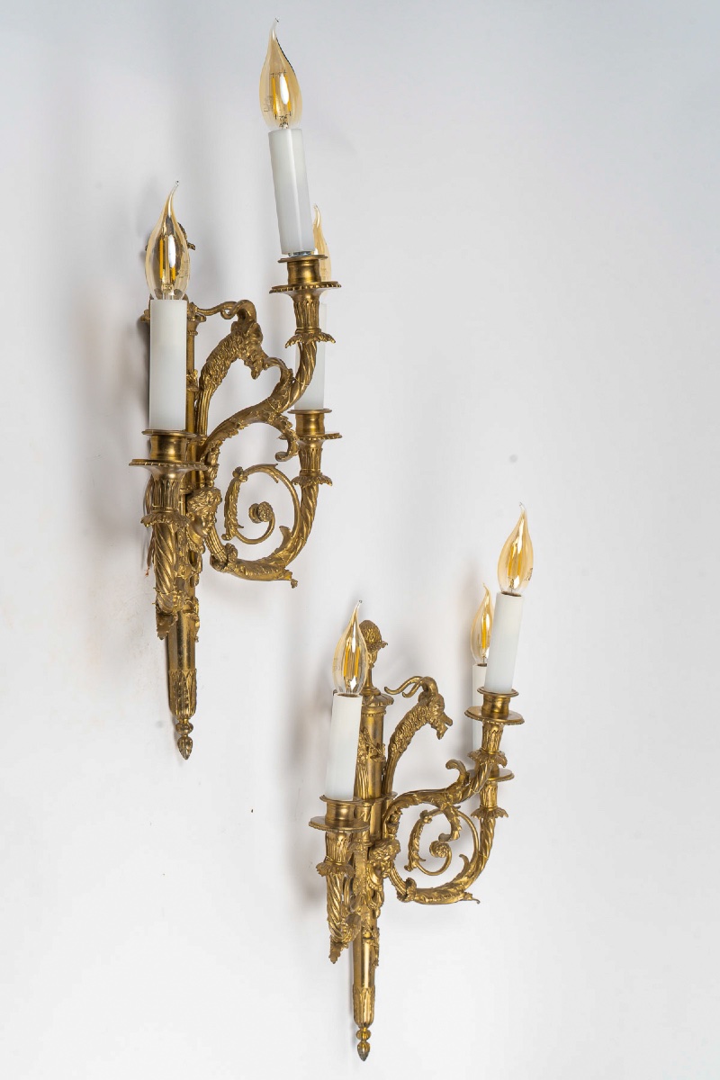 Paire d'appliques en bronze doré à têtes de bélier, style Louis XVI vers 1850-1870-photo-6