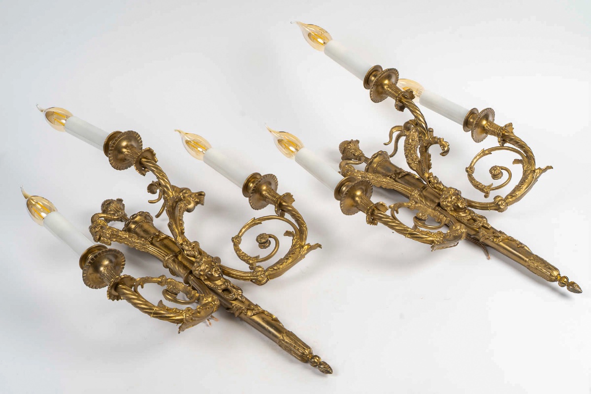 Paire d'appliques en bronze doré à têtes de bélier, style Louis XVI vers 1850-1870-photo-7