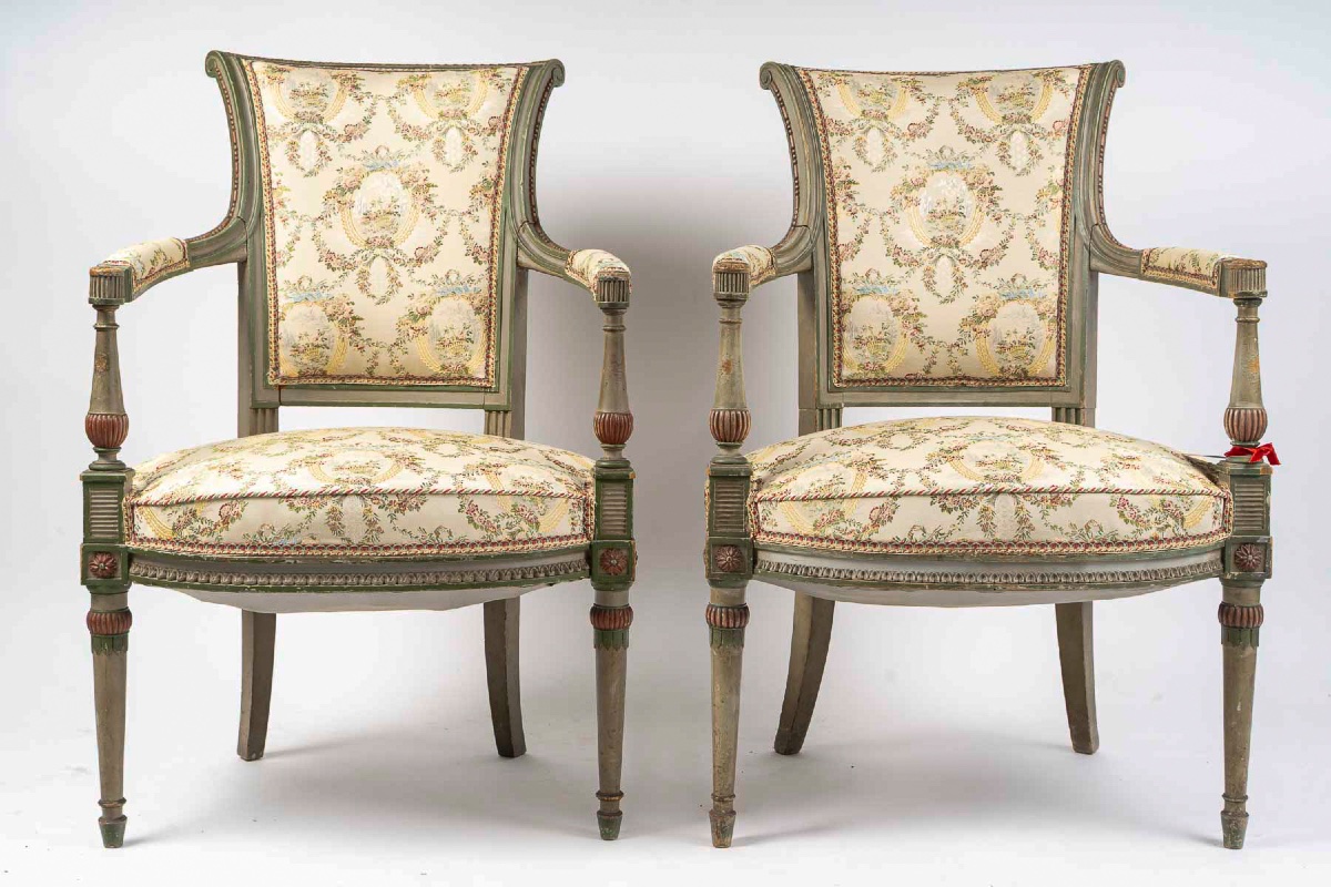 Paire de fauteuils en bois mouluré et laqué vert et corail, style Directoire, vers 1850-1870