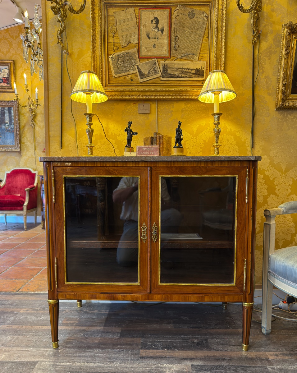 Bibliothèque basse d'époque Louis XVI, provenance Villa Monte-Cristo d'Alexandre Dumas fils