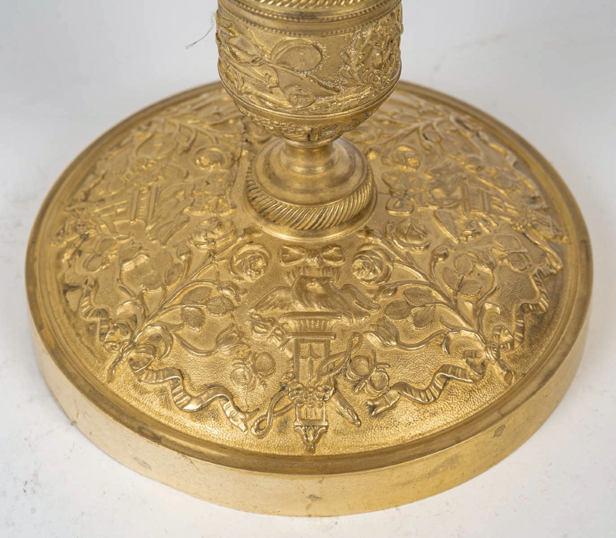 Paire de Flambeaux d’Époque Restauration en Bronze Finement Ciselé et Doré Montés en Lampes-photo-2