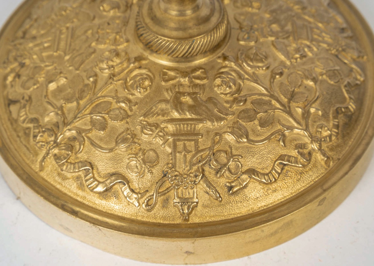 Paire de Flambeaux d’Époque Restauration en Bronze Finement Ciselé et Doré Montés en Lampes-photo-3