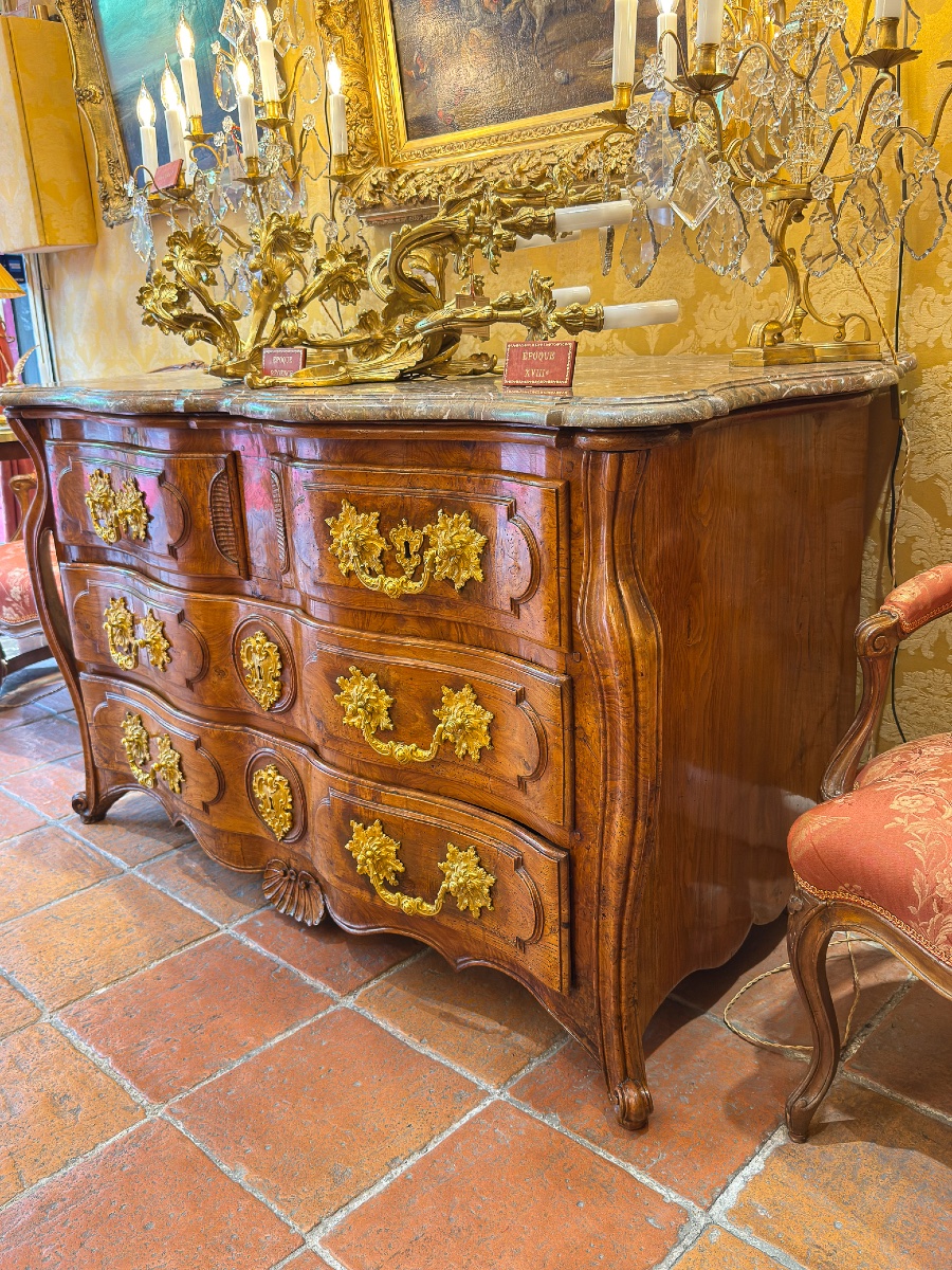 Importante commode arbalète en loupe d'orme et noyer, vallée du Rhône, époque Régence-photo-7