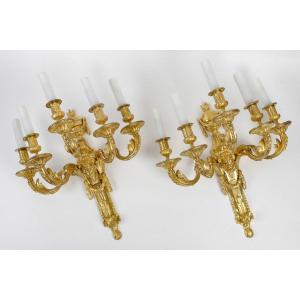 Large Pair Of Lion's Head Sconces In Chiseled And Gilded Bronze Circa 1800-1820