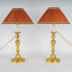 Paire De Flambeaux En Bronze Ciselé Et Doré Montés En Lampes D’époque Louis XVI