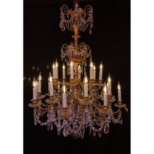 Lustre à Vingt-quatre Bras De Lumières En Bronze Doré Et Décor De Cristal Baccarat Vers 1880