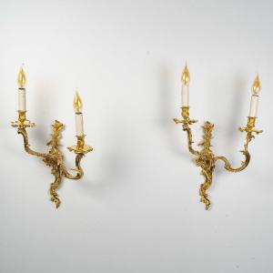 Pair Of Ormolu Two-light Sconces With Chinese Face-to-face Decoration Circa 1850-1870