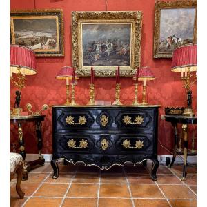 Louis XV Period Provençal Chest Of Drawers In Black Lacquer, Carved With A Shell And Olive Branches