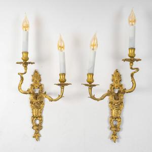 Paire d'Appliques en Bronze Doré d’époque Louis XV au C Couronné vers 1745-1749